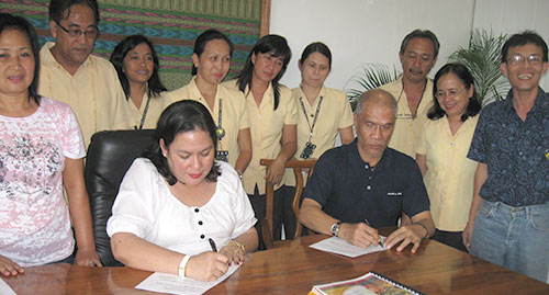 A Meeting of Minds in Mati for the RPTACP Contract Signing mati 10292009 2 A Meeting of Minds in Mati for the RPTACP Contract Signing